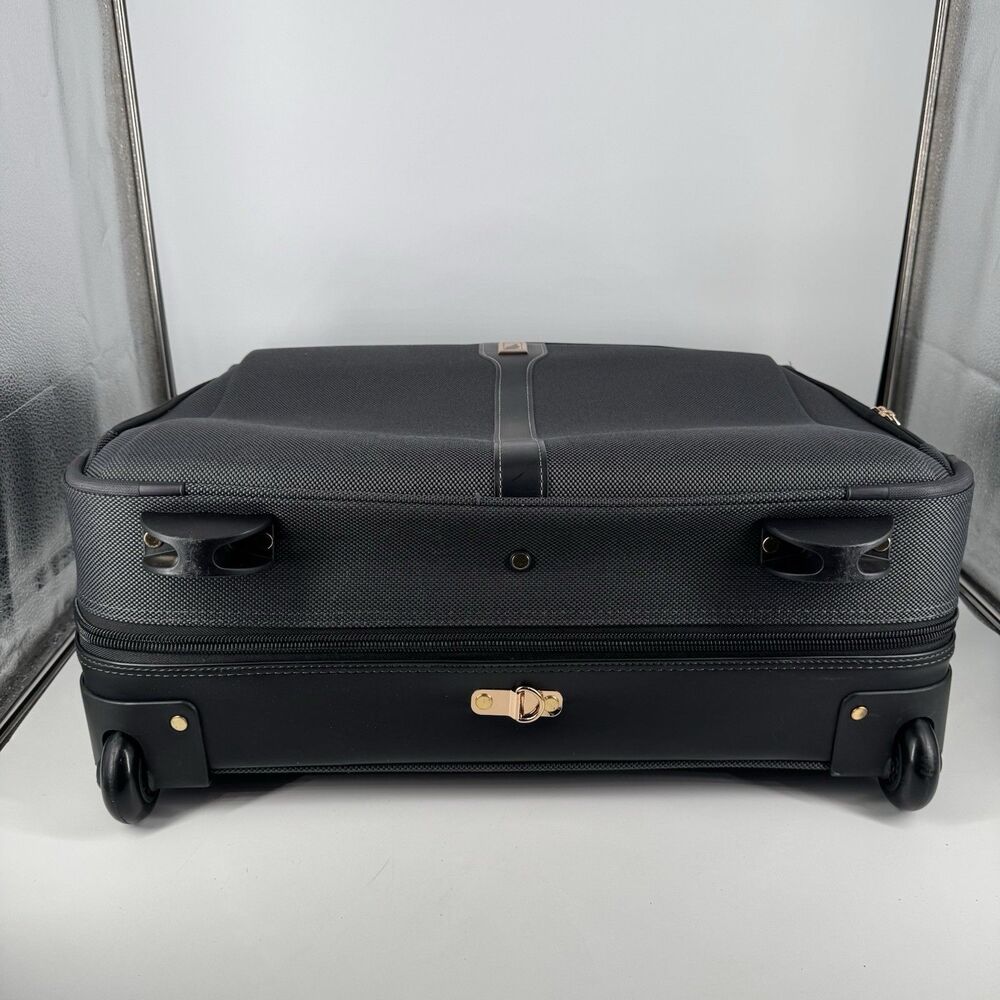 London Fog 44” Wheeled Garment Bag Rolling Luggage w Lock Keys - Picture 3 of 13